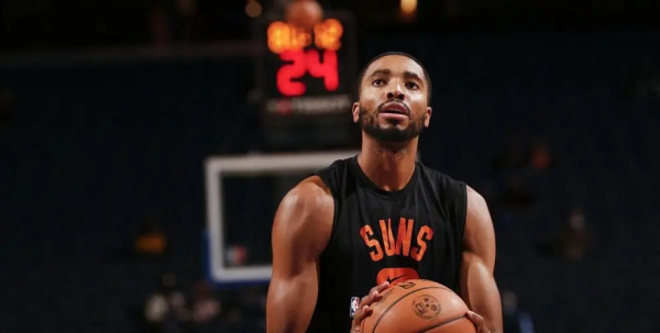 达人配资 值几个首轮？黄蜂3号核心被摆上货架，场均20＋7却总是遭人诟病