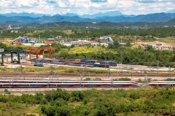 聚盈策略 除了加开列车，这样也可以多运一倍旅客！