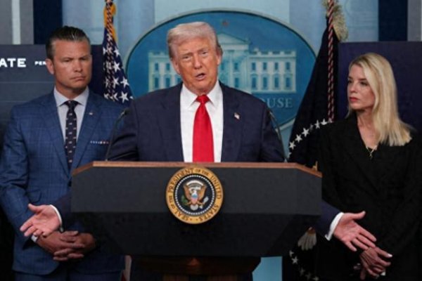 天天配资网 特朗普想一出是一出，刚下令美军重启核试验，又想拉上中俄去核